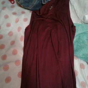Sleeveless maroon dress